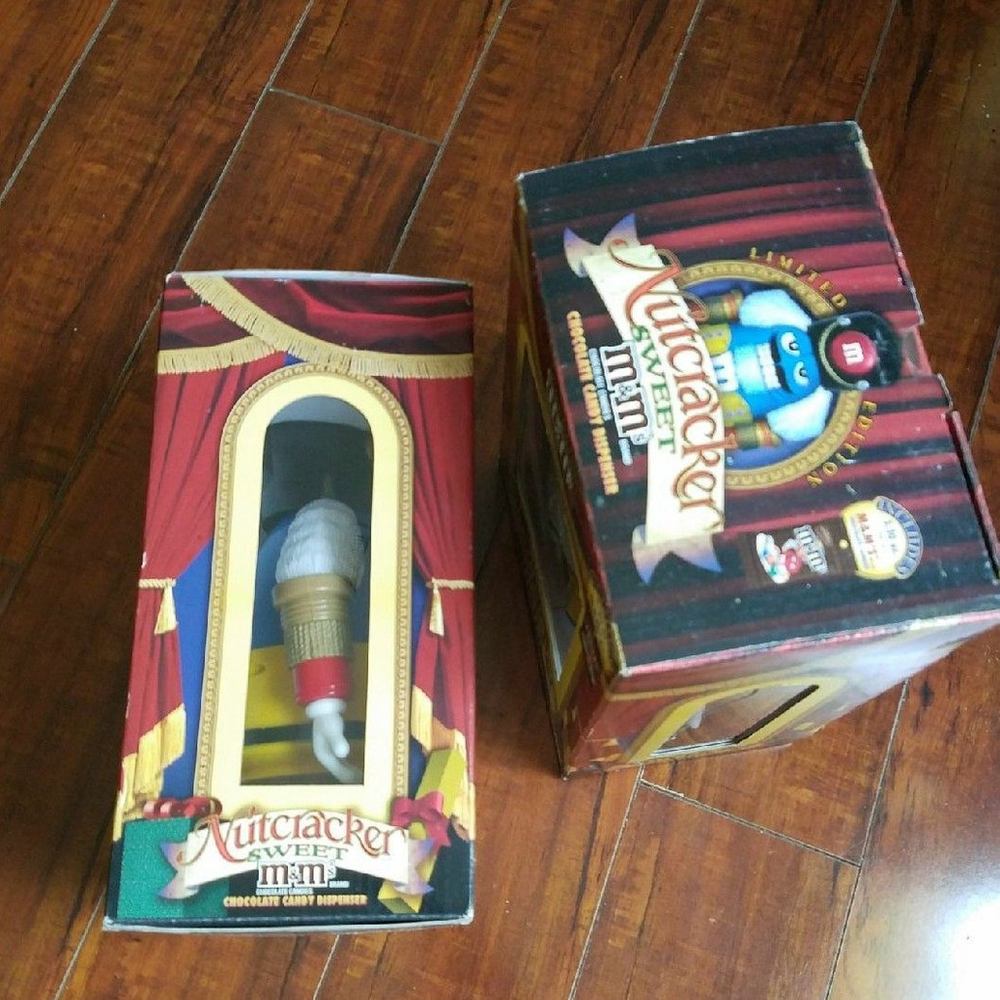 nutcracker sweet m&m - Picture 3 of 3